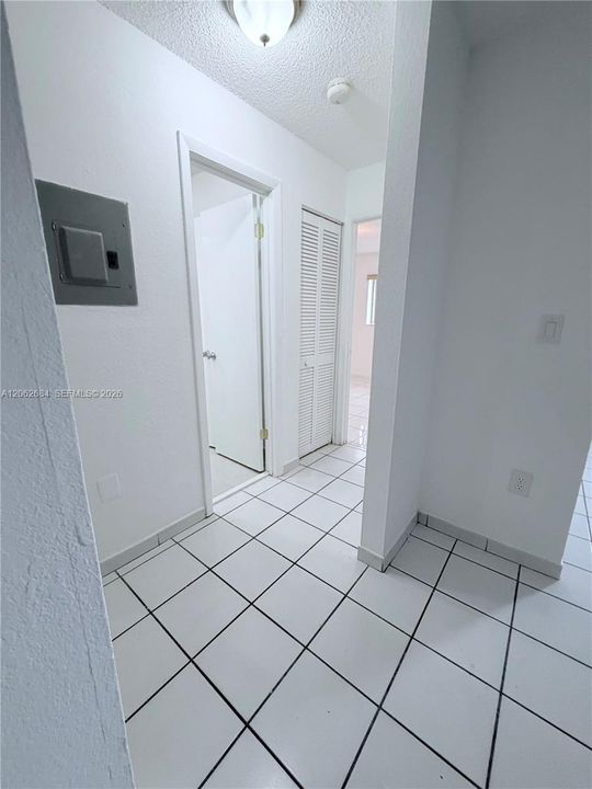 For Sale: $229,900 (2 beds, 1 baths, 778 Square Feet)