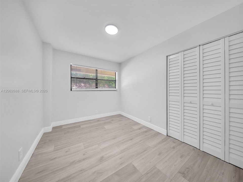 На продажу: $299,000 (3 спален, 2 ванн, 1245 Квадратных фут)