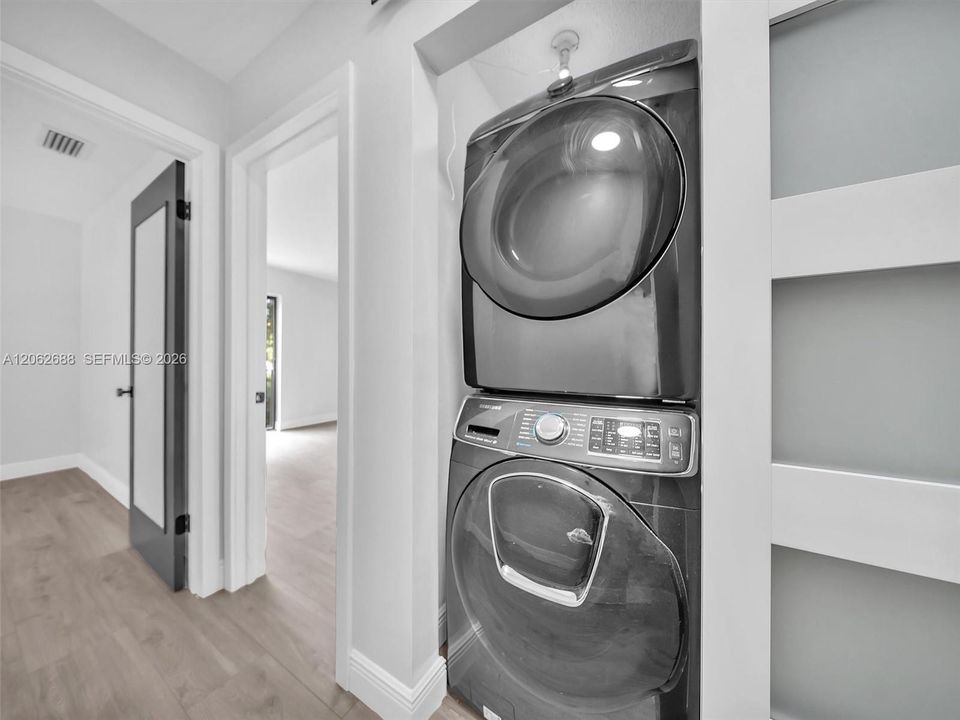 На продажу: $299,000 (3 спален, 2 ванн, 1245 Квадратных фут)