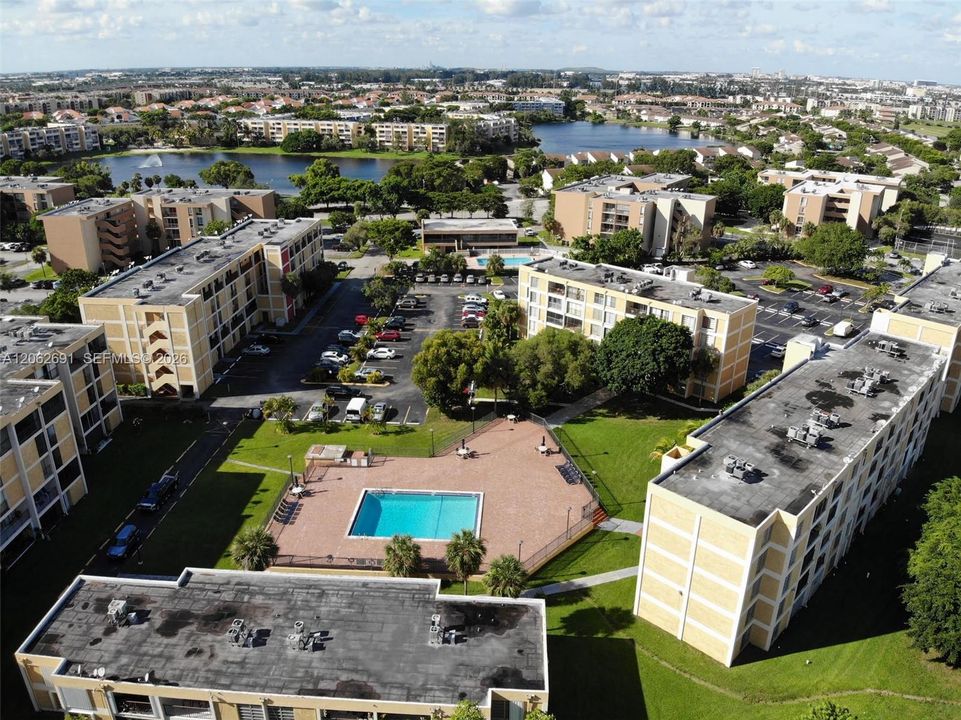 На продажу: $339,900 (3 спален, 2 ванн, 1610 Квадратных фут)