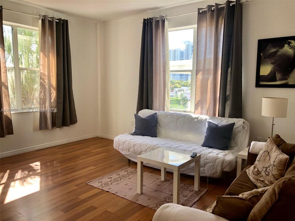 В аренду: $1,650 (0 спален, 1 ванн, 472 Квадратных фут)