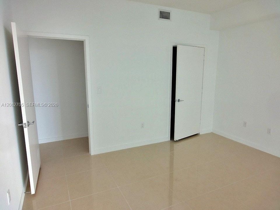 В аренду: $2,800 (1 спален, 1 ванн, 707 Квадратных фут)