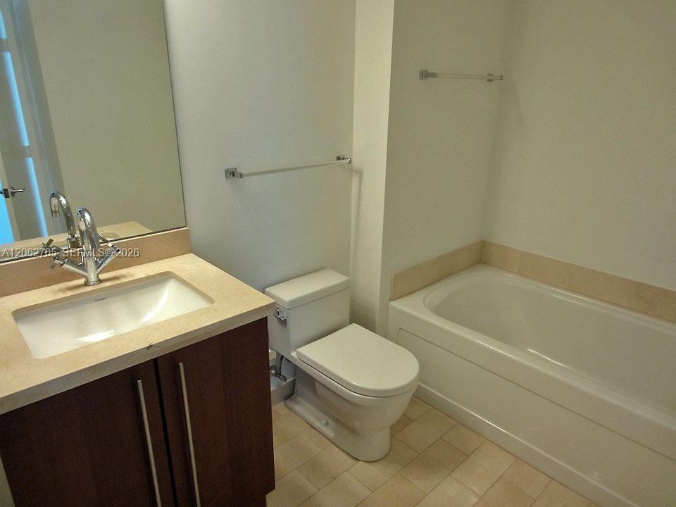 В аренду: $2,800 (1 спален, 1 ванн, 707 Квадратных фут)