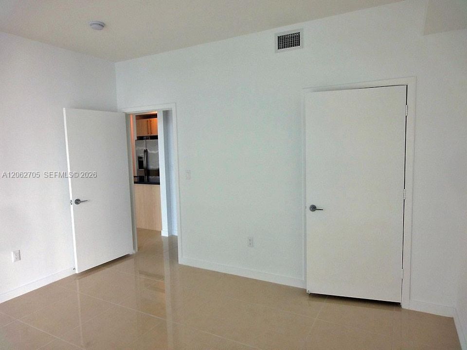 В аренду: $2,800 (1 спален, 1 ванн, 707 Квадратных фут)