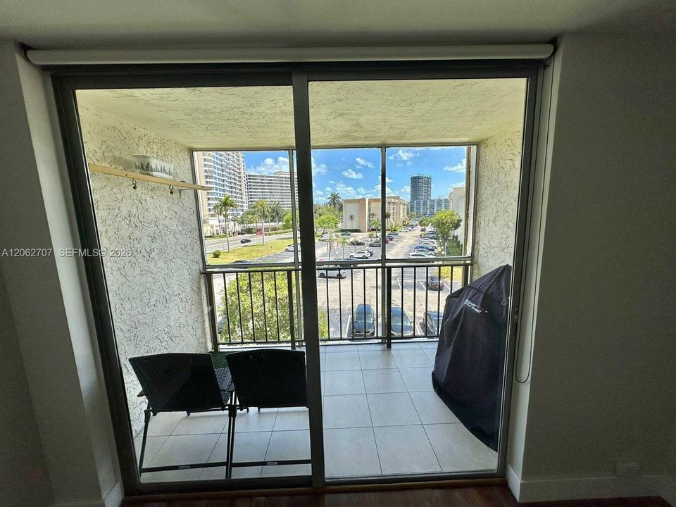 В аренду: $2,550 (2 спален, 1 ванн, 924 Квадратных фут)