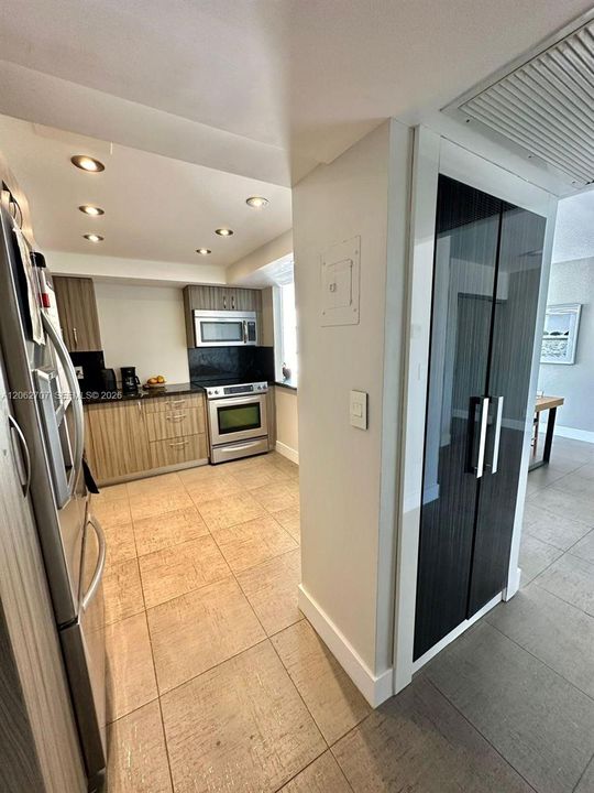 В аренду: $2,550 (2 спален, 1 ванн, 924 Квадратных фут)