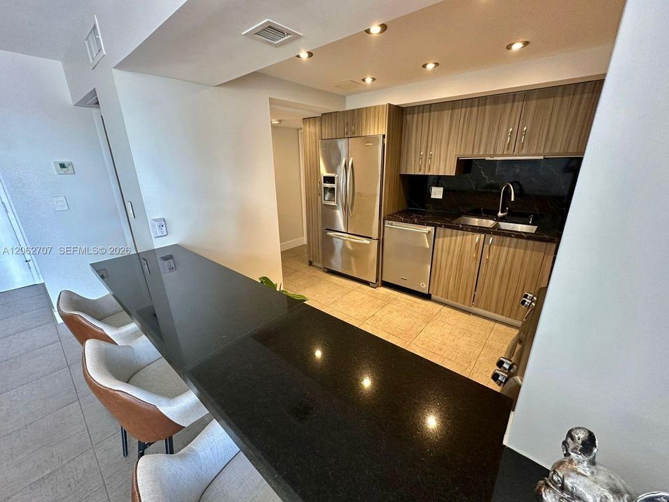 В аренду: $2,550 (2 спален, 1 ванн, 924 Квадратных фут)