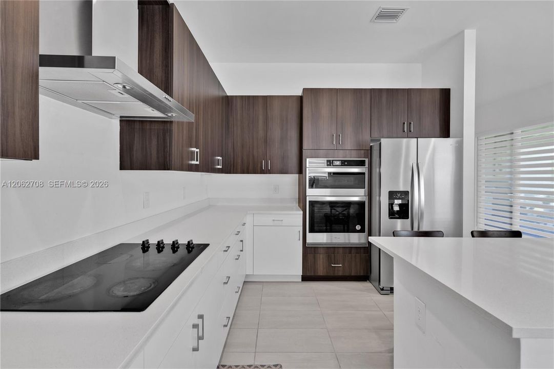 На продажу: $999,000 (3 спален, 2 ванн, 2545 Квадратных фут)