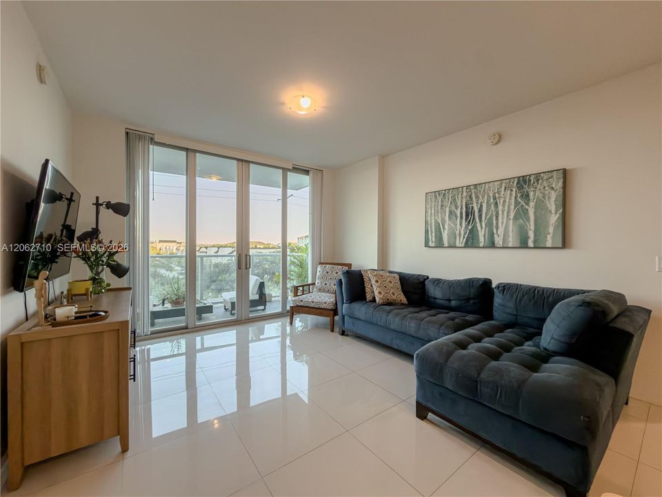 В аренду: $3,500 (3 спален, 2 ванн, 1343 Квадратных фут)