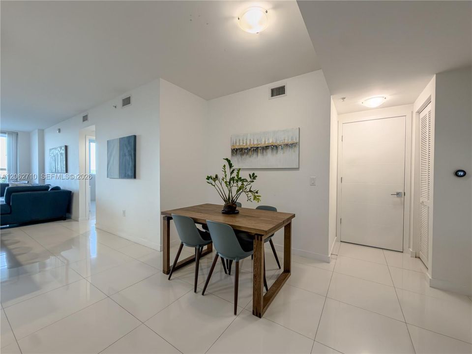 В аренду: $3,500 (3 спален, 2 ванн, 1343 Квадратных фут)