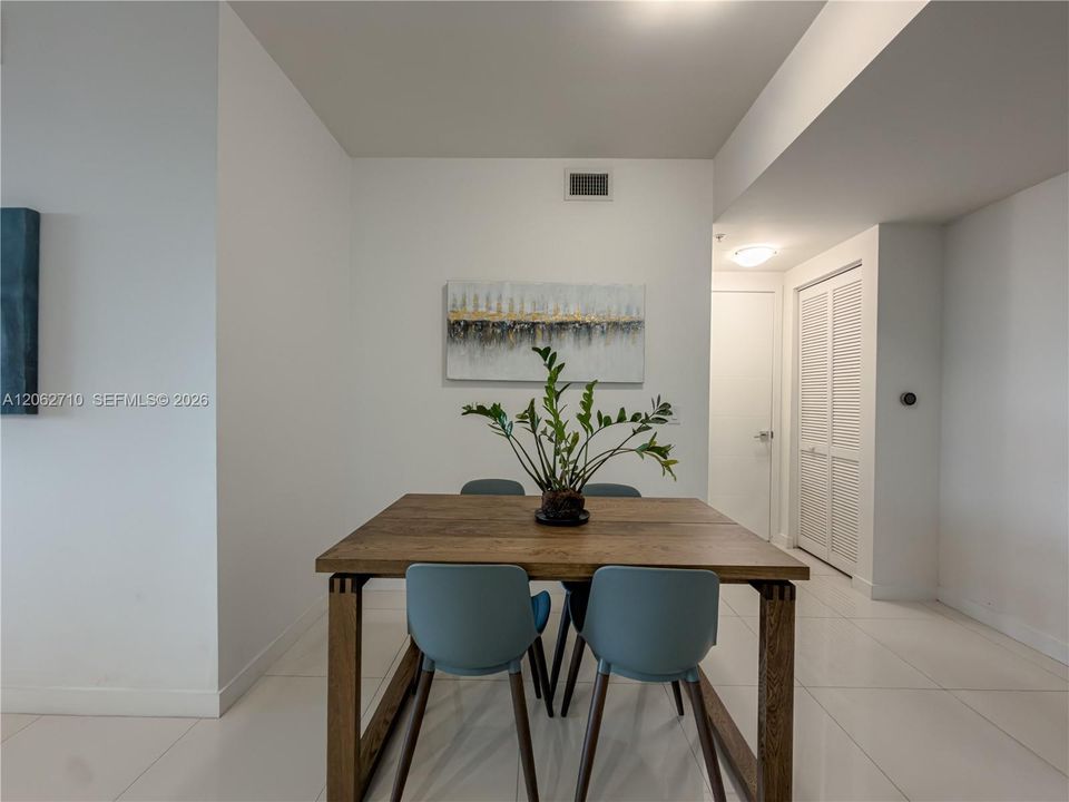 В аренду: $3,500 (3 спален, 2 ванн, 1343 Квадратных фут)