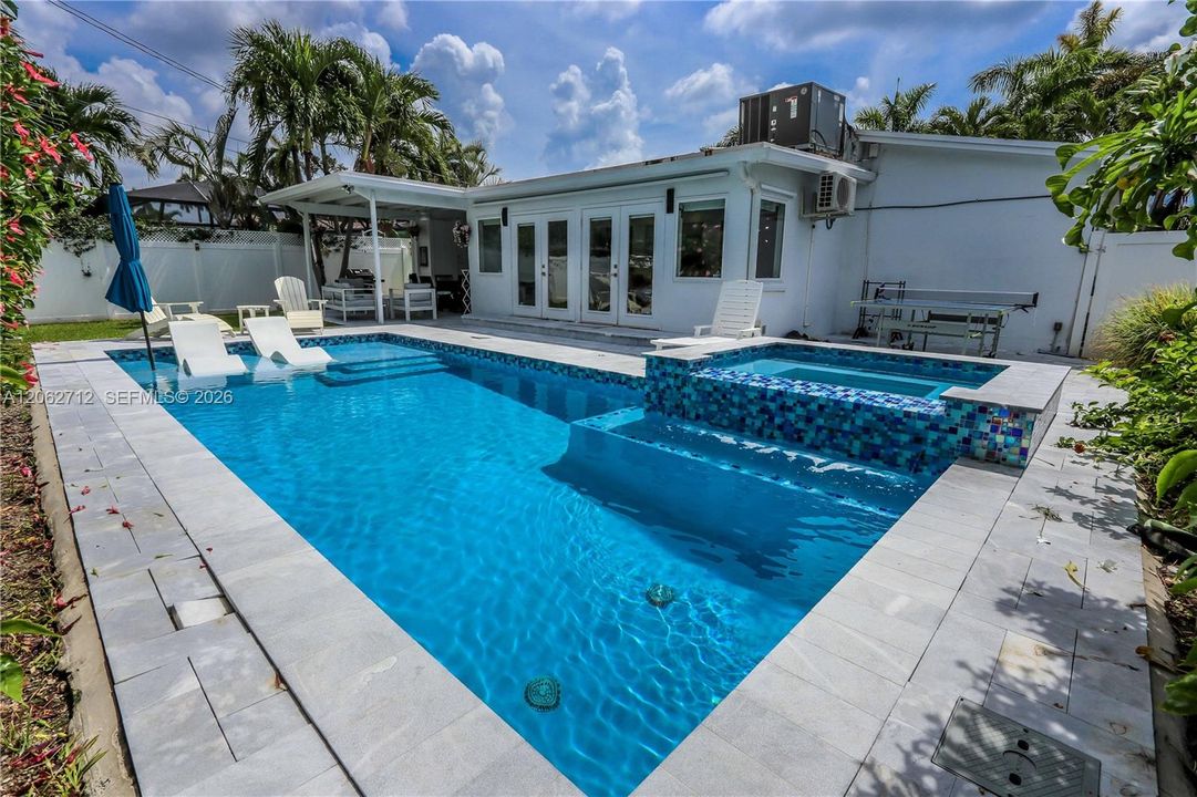En Venta: $925,000 (3 camas, 2 baños, 1751 Pies cuadrados)