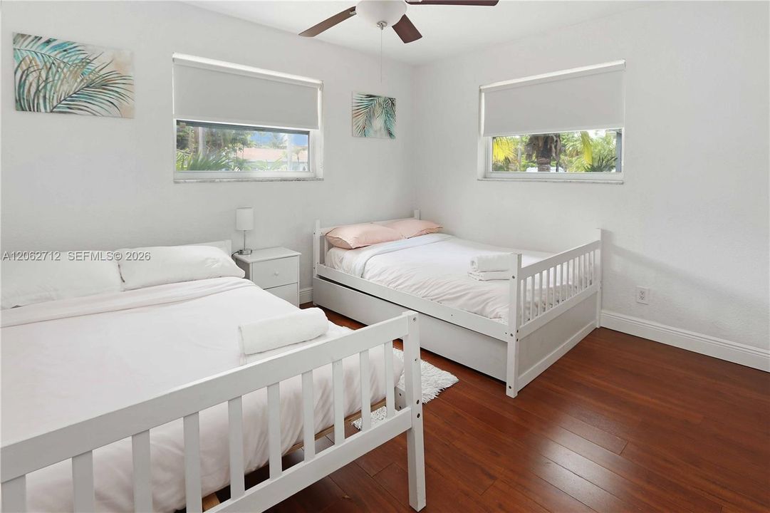 En Venta: $925,000 (3 camas, 2 baños, 1751 Pies cuadrados)