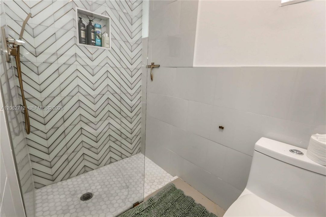 En Venta: $925,000 (3 camas, 2 baños, 1751 Pies cuadrados)