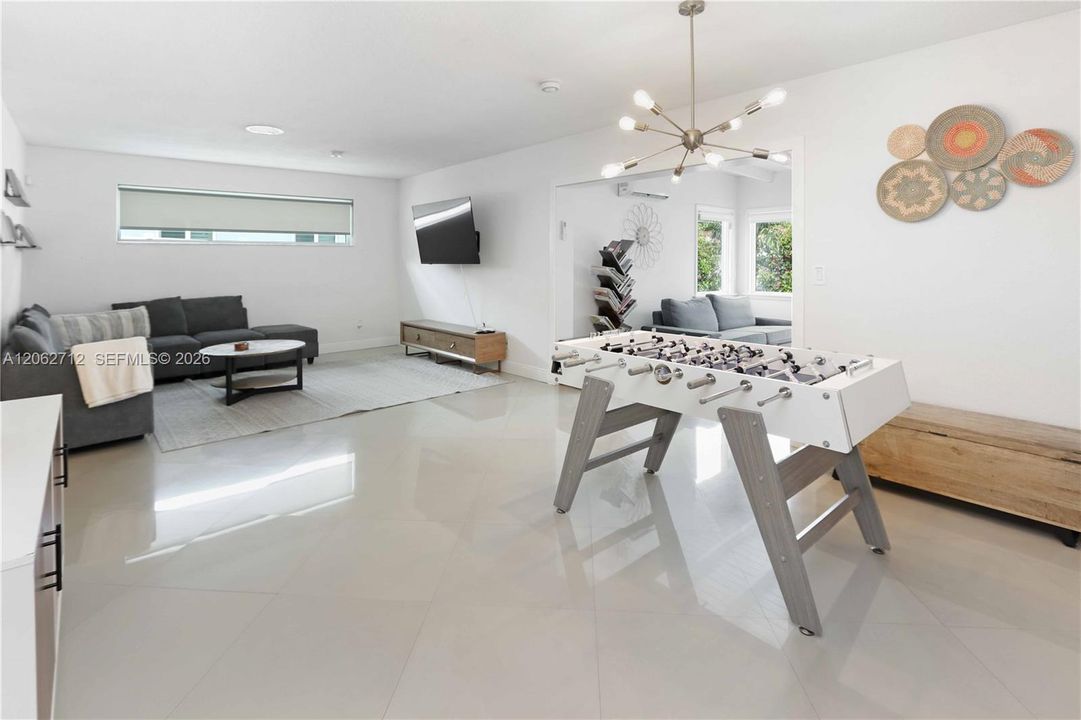 En Venta: $925,000 (3 camas, 2 baños, 1751 Pies cuadrados)