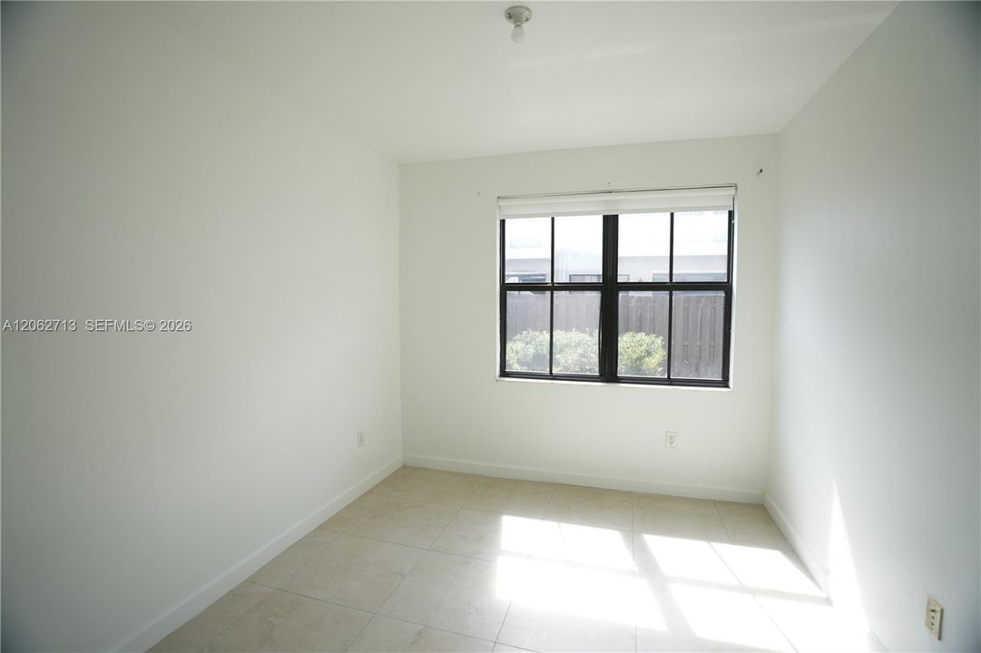 В аренду: $4,050 (3 спален, 3 ванн, 2206 Квадратных фут)