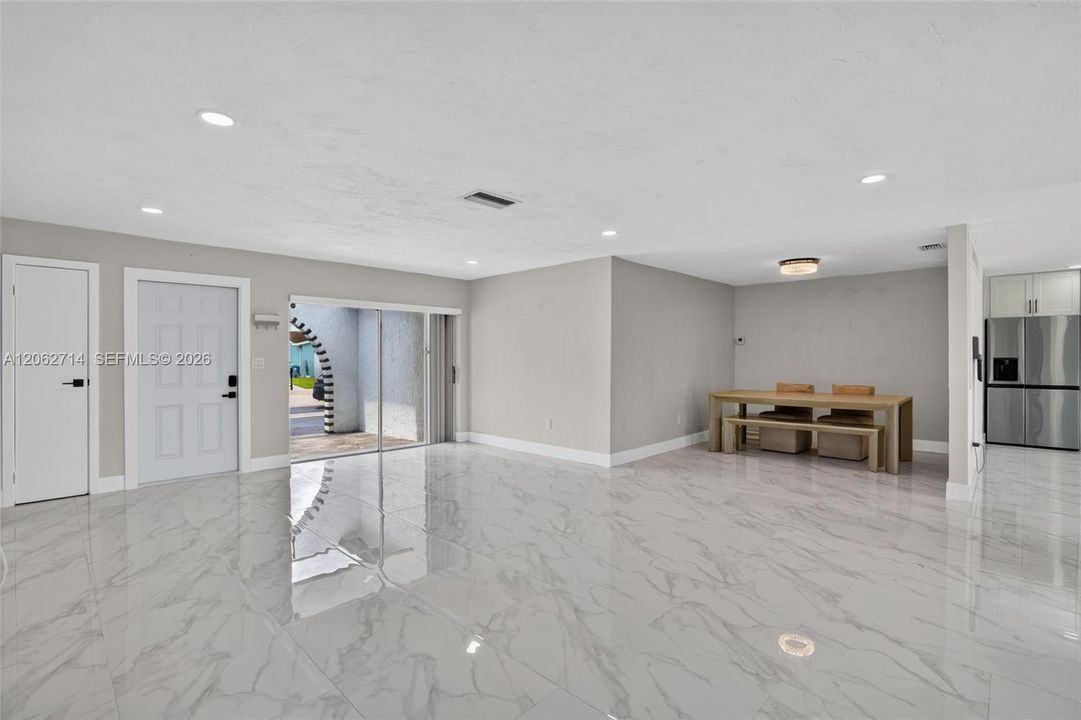 В аренду: $4,200 (3 спален, 2 ванн, 1580 Квадратных фут)