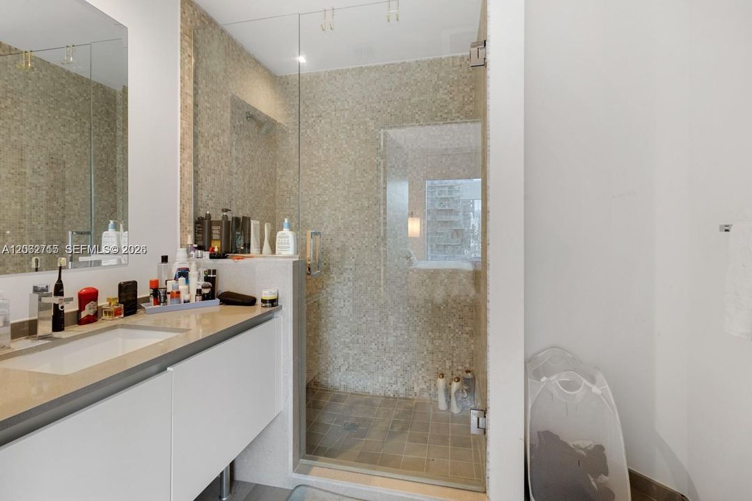 For Sale: $1,050,000 (2 beds, 2 baths, 1265 Square Feet)