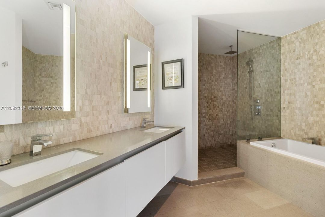For Sale: $1,050,000 (2 beds, 2 baths, 1265 Square Feet)