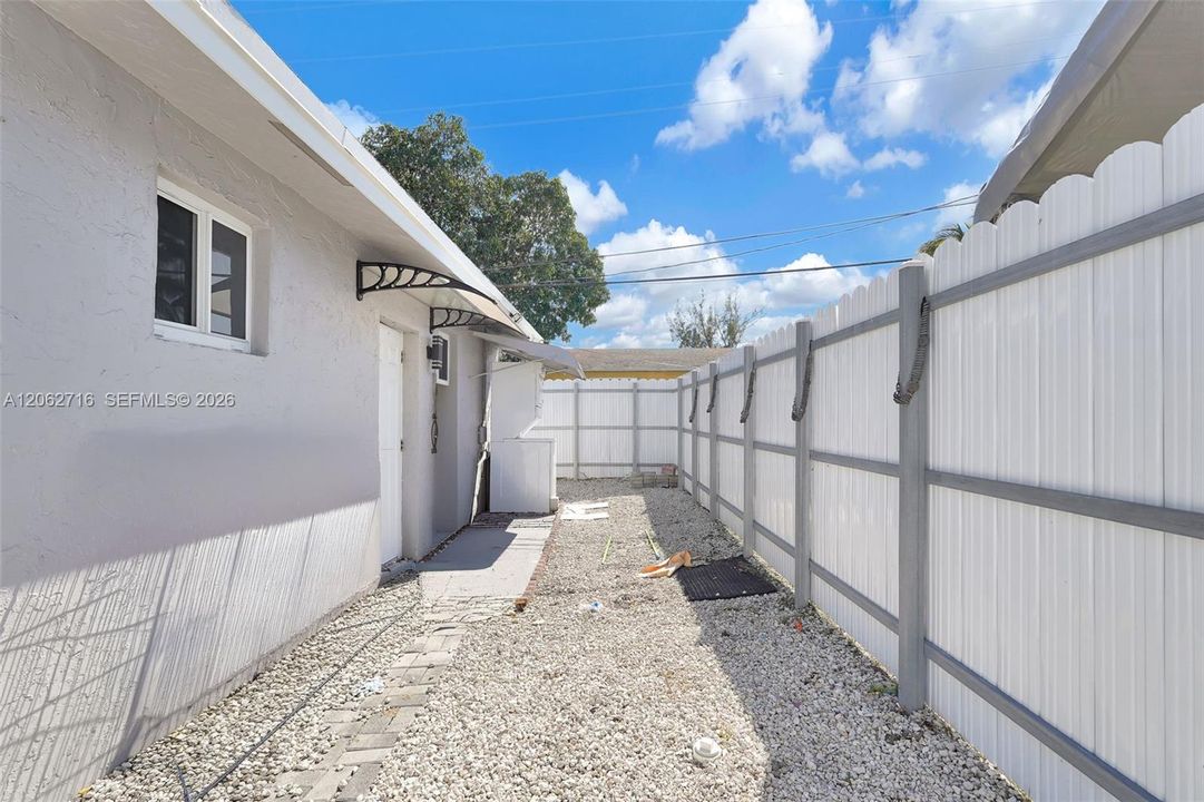 For Sale: $599,000 (3 beds, 2 baths, 1770 Square Feet)