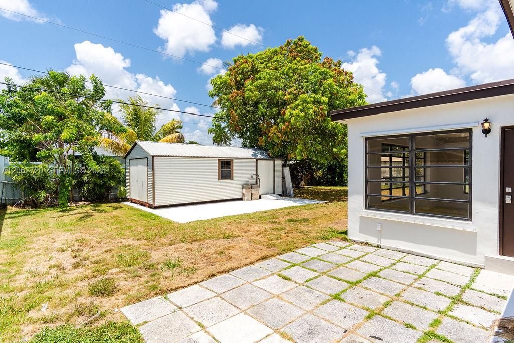 На продажу: $700,000 (3 спален, 2 ванн, 1688 Квадратных фут)