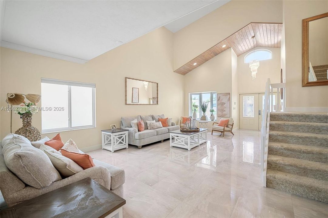 En Venta: $1,350,000 (5 camas, 3 baños, 2827 Pies cuadrados)