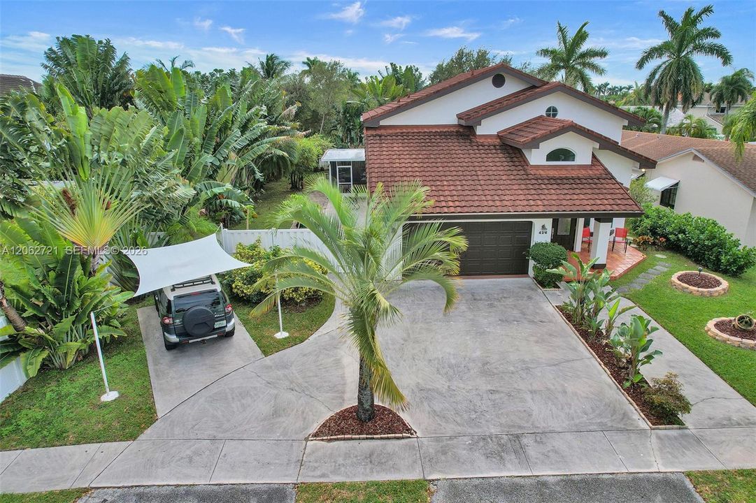 En Venta: $1,350,000 (5 camas, 3 baños, 2827 Pies cuadrados)