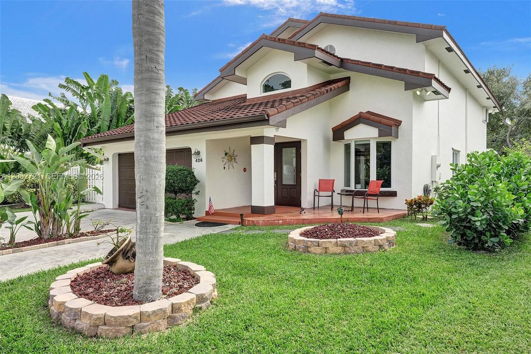 En Venta: $1,350,000 (5 camas, 3 baños, 2827 Pies cuadrados)