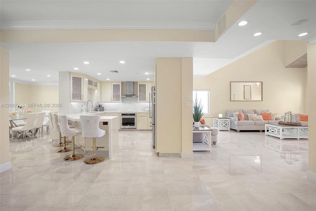 En Venta: $1,350,000 (5 camas, 3 baños, 2827 Pies cuadrados)