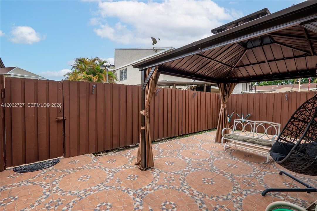 На продажу: $365,000 (3 спален, 2 ванн, 1850 Квадратных фут)