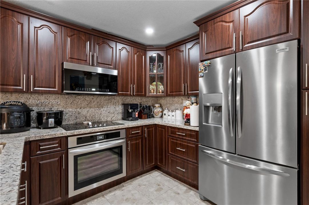 На продажу: $365,000 (3 спален, 2 ванн, 1850 Квадратных фут)