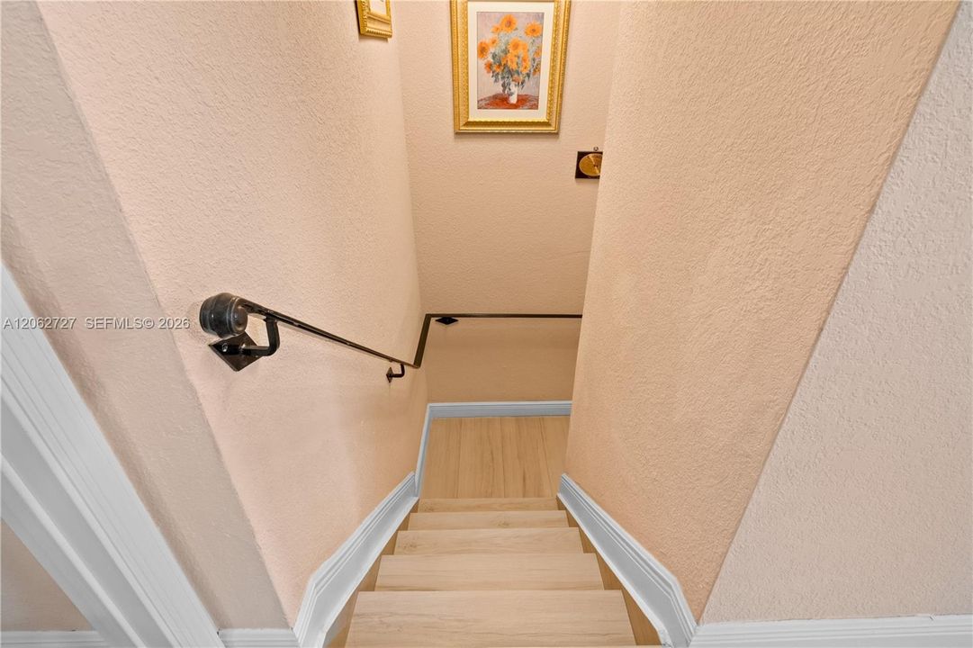 На продажу: $365,000 (3 спален, 2 ванн, 1850 Квадратных фут)