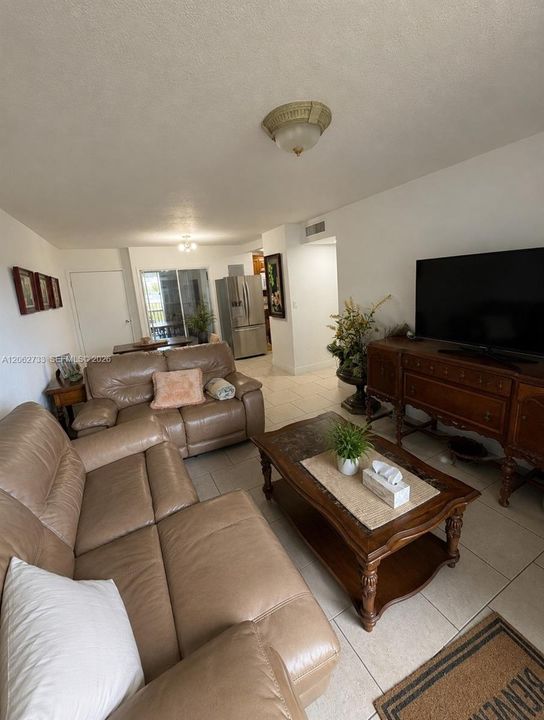 En Renta: $2,400 (2 camas, 1 baños, 900 Pies cuadrados)