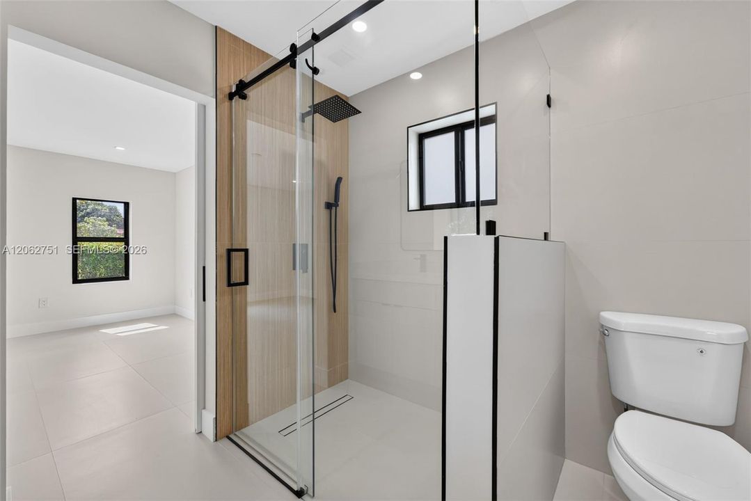 For Sale: $880,000 (3 beds, 2 baths, 1766 Square Feet)