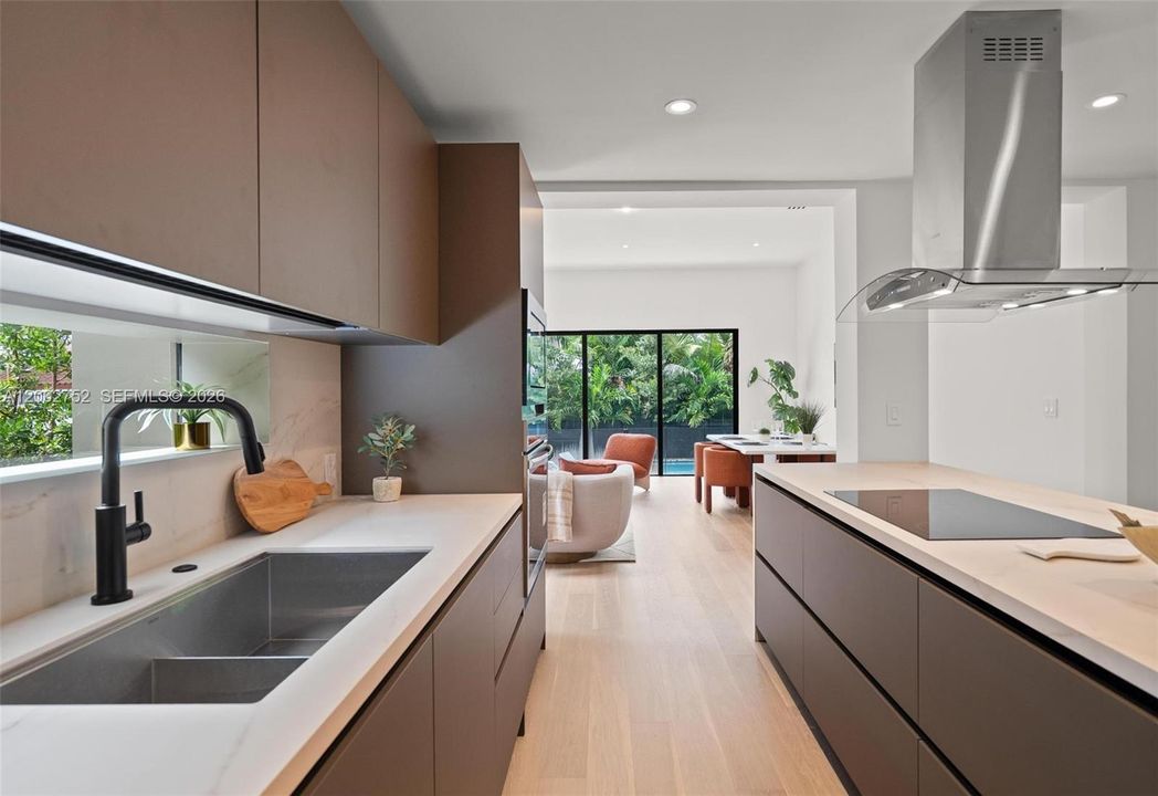 En Venta: $1,891,500 (4 camas, 4 baños, 2488 Pies cuadrados)