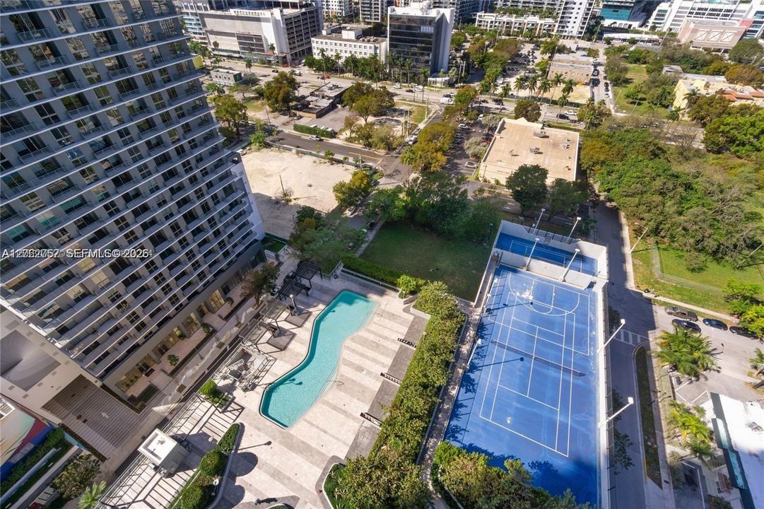 На продажу: $629,000 (2 спален, 2 ванн, 944 Квадратных фут)