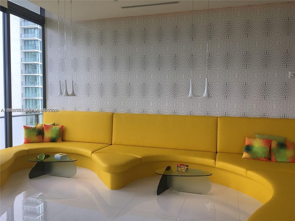 На продажу: $629,000 (2 спален, 2 ванн, 944 Квадратных фут)