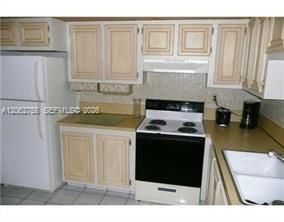 На продажу: $80,000 (1 спален, 1 ванн, 725 Квадратных фут)