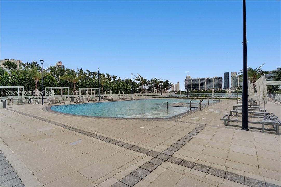 For Sale: $2,450,000 (3 beds, 4 baths, 3298 Square Feet)