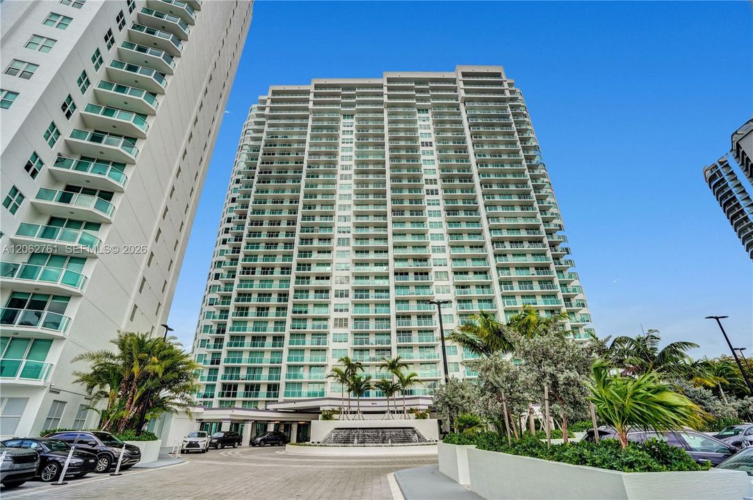 For Sale: $2,450,000 (3 beds, 4 baths, 3298 Square Feet)