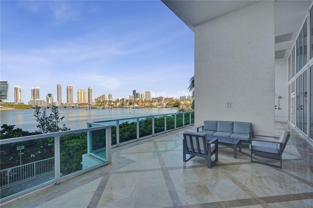 For Sale: $2,450,000 (3 beds, 4 baths, 3298 Square Feet)