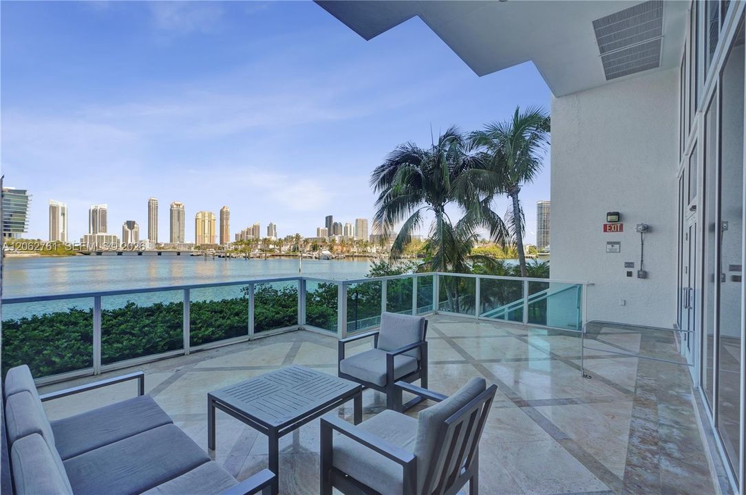 For Sale: $2,450,000 (3 beds, 4 baths, 3298 Square Feet)