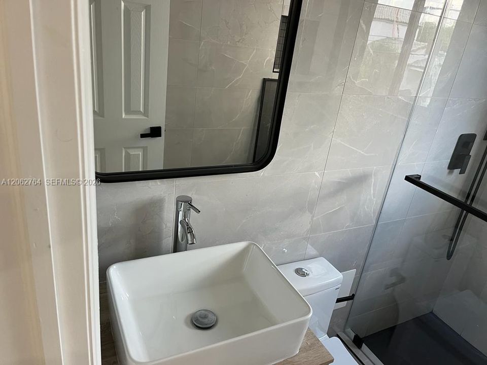 В аренду: $1,600 (0 спален, 1 ванн, 450 Квадратных фут)
