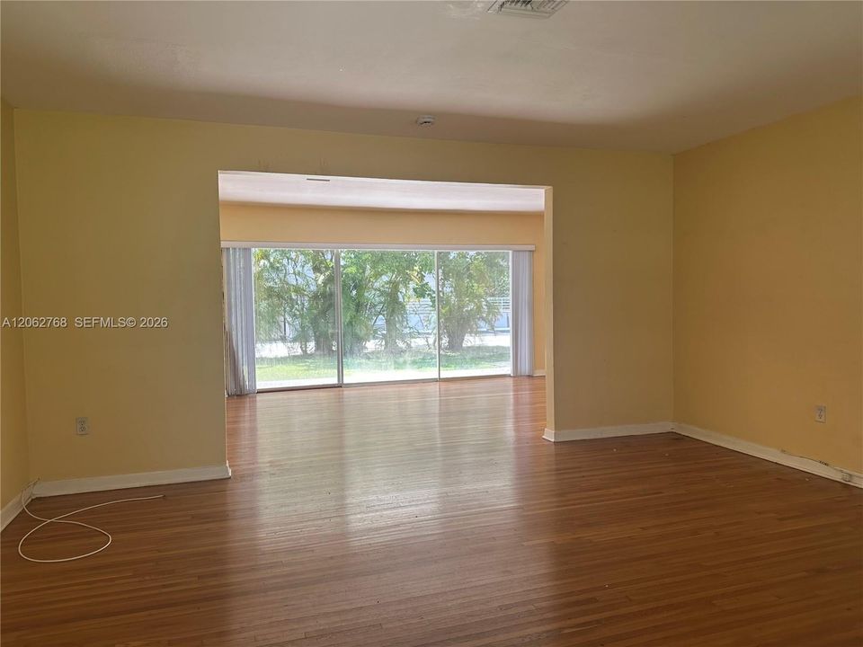 En Renta: $3,998 (4 camas, 3 baños, 3380 Pies cuadrados)