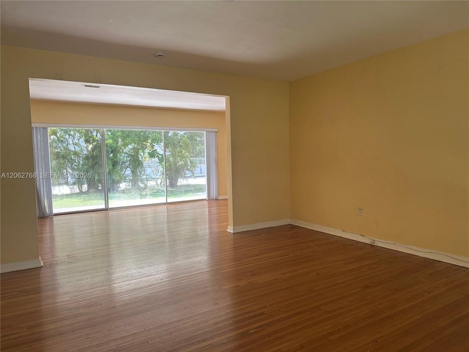 En Renta: $3,998 (4 camas, 3 baños, 3380 Pies cuadrados)