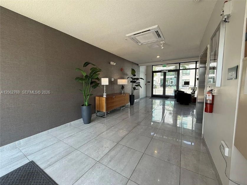 For Rent: $3,600 (3 beds, 2 baths, 1124 Square Feet)
