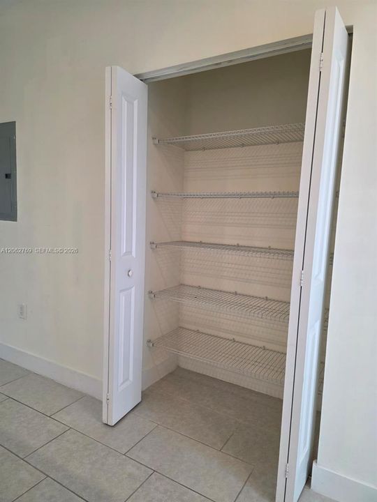 For Rent: $3,600 (3 beds, 2 baths, 1124 Square Feet)