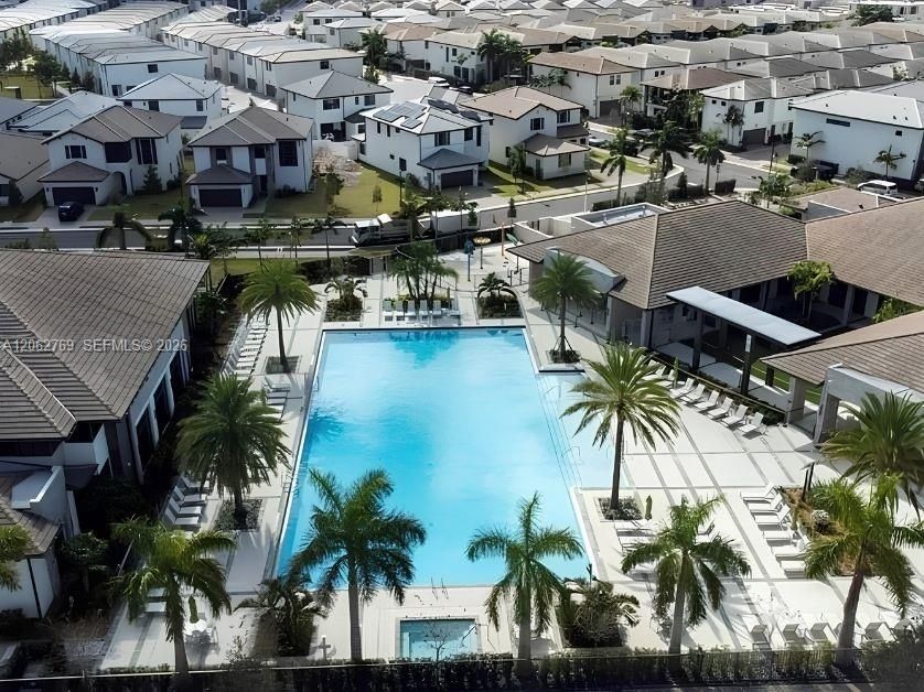 For Rent: $3,600 (3 beds, 2 baths, 1124 Square Feet)