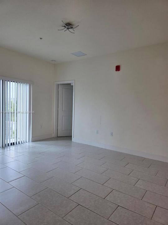 For Rent: $3,600 (3 beds, 2 baths, 1124 Square Feet)