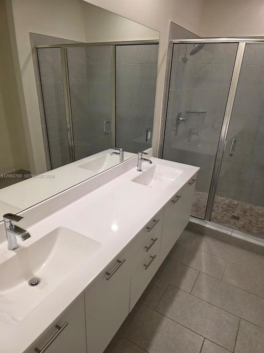 For Rent: $3,600 (3 beds, 2 baths, 1124 Square Feet)